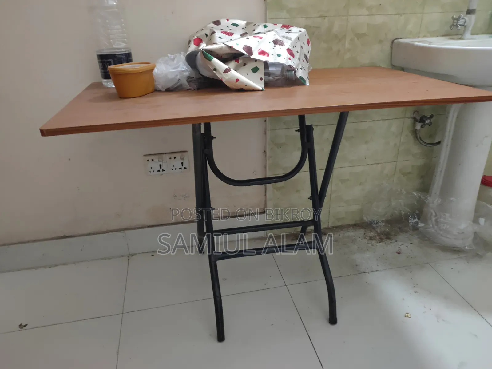 Folding Table, Like New