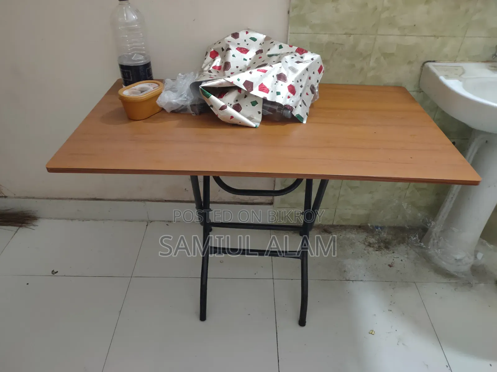 Folding Table, Like New