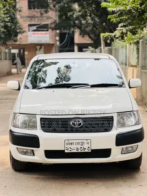 টয়োটা সাক্সিড ২০০৪ সাদা