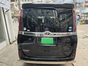 টয়োটা নোহা ২০২০ কালো