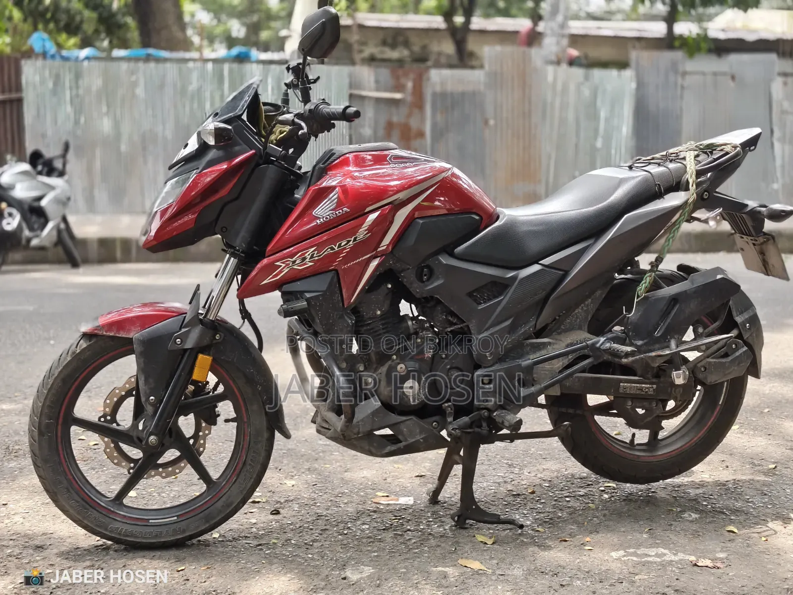 হোন্ডা এক্স-ব্লেড ১৬০ ২০২২ লাল