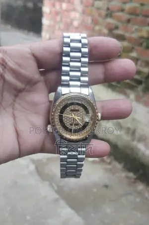 This is a Rolex brand watch, it is almost new and you will enjoy using it