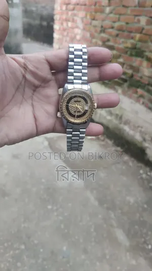 This is a Rolex brand watch, it is almost new and you will enjoy using it