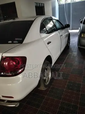 টয়োটা অ্যালিয়ন ২০০৪ হোয়াইট