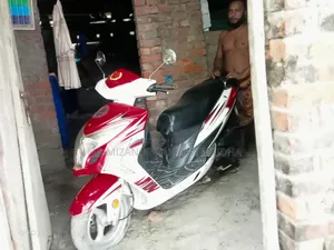 মোটরসাইকেল ২০১৮ রেড