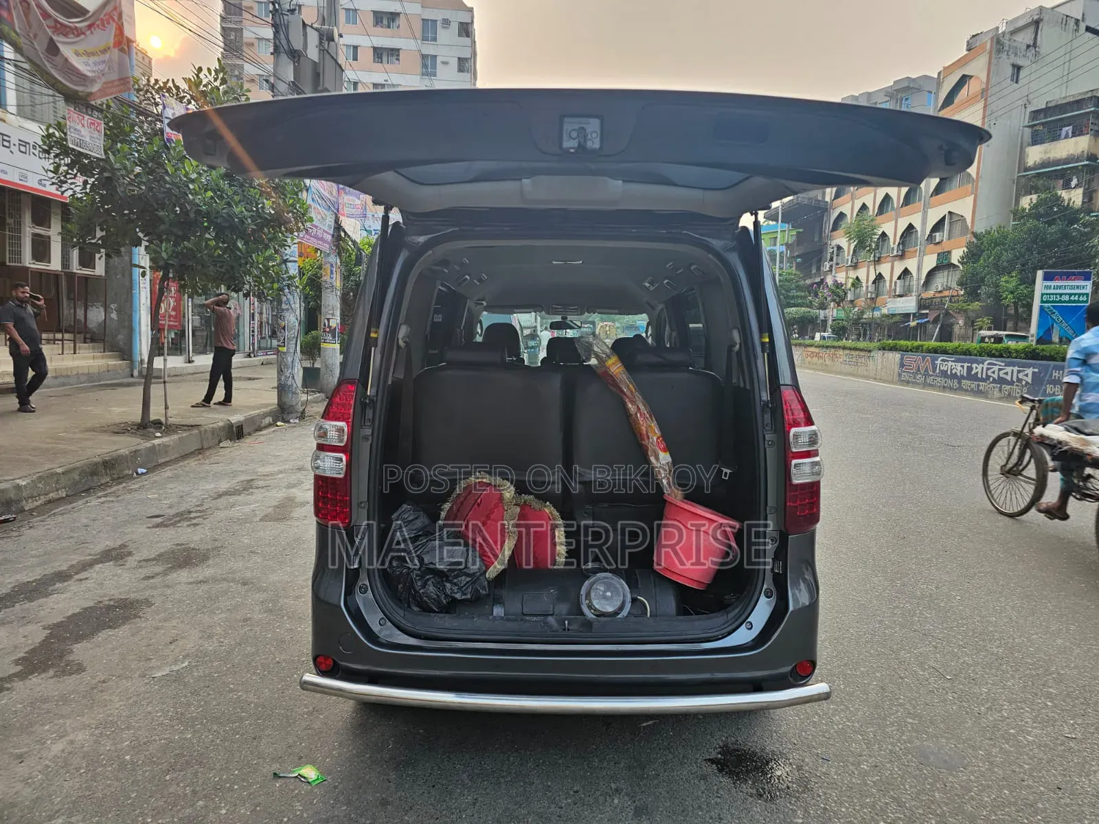 টয়োটা নোয়া ২০১২ গ্রে