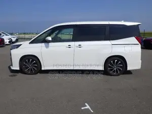 Toyota Noah 2022 Pearl