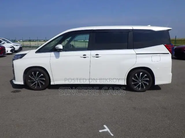 Toyota Noah 2022 Pearl