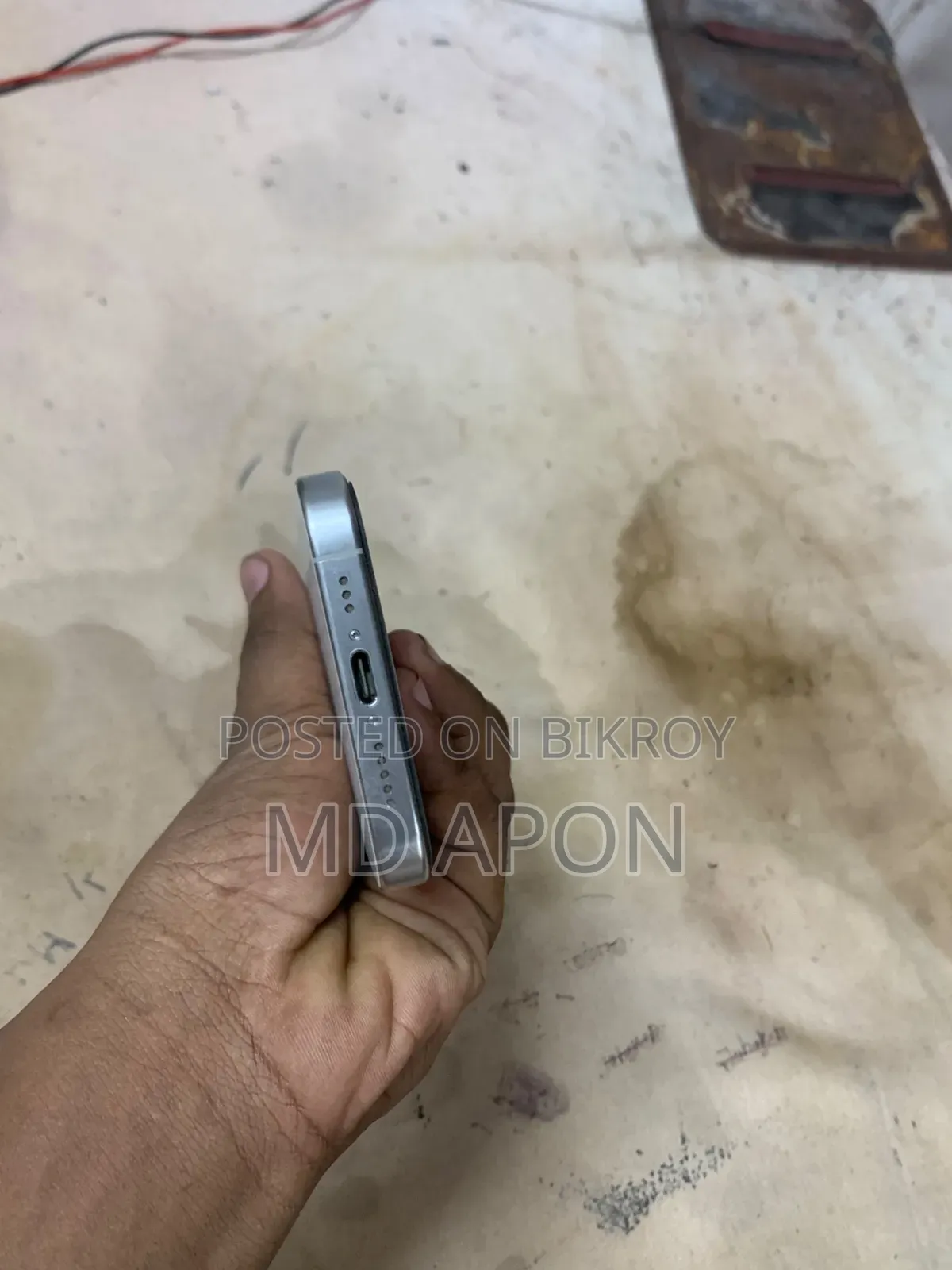 অ্যাপল আইফোন ১৫ প্রো ২৫৬ জিবি হোয়াইট