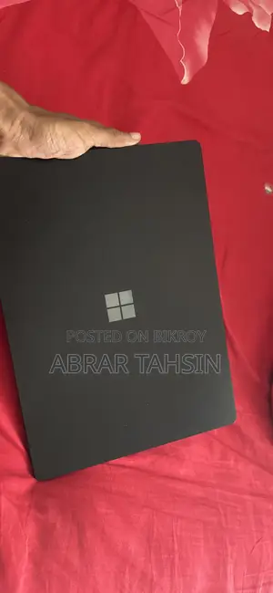 ল্যাপটপ ৮ জিবি ইন্টেল কোর আই৫ এসএসএইচডি (হাইব্রিড) ২৫৬ জিবি