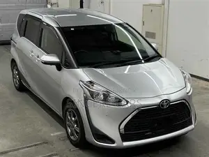 Toyota Sienta 2021 Silver