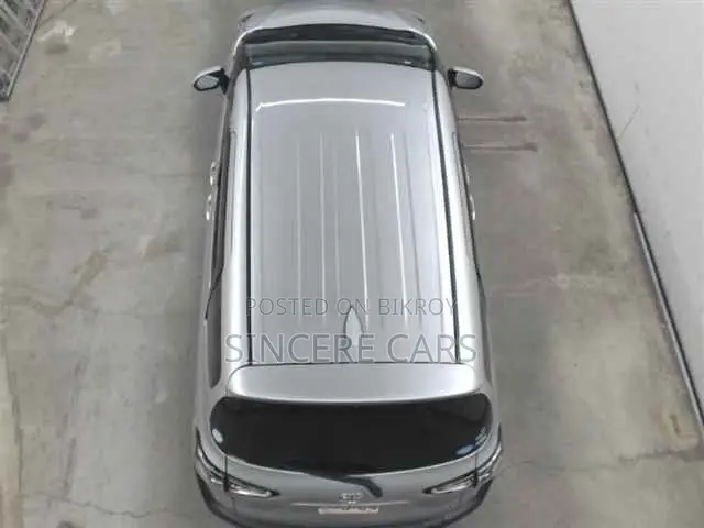 Toyota Sienta 2021 Silver