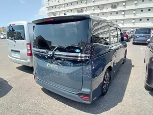 Toyota Voxy 2024 Gray
