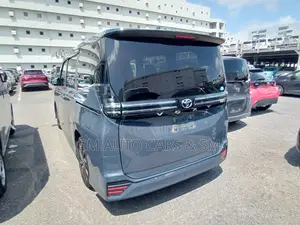 Toyota Voxy 2024 Gray