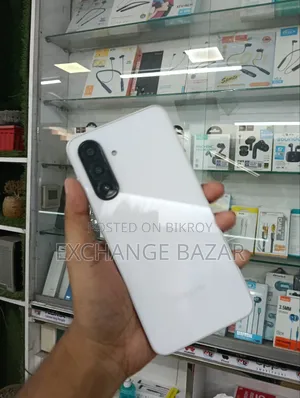 স্যামসাং গ্যালাক্সি এ২৬ ১২৮ জিবি হোয়াইট