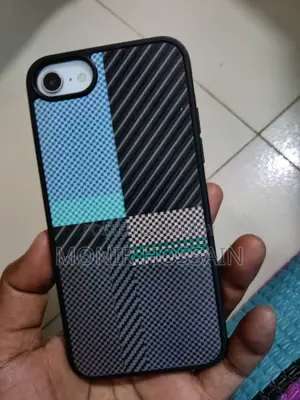 অ্যাপল আইফোন এসই ৬৪ জিবি সিলভার