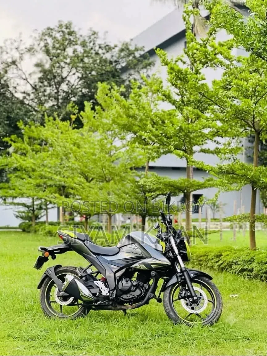 Suzuki Gixxer 2025 Silver