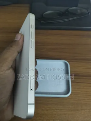 অ্যাপল আইফোন ১৬ই ১২৮ জিবি হোয়াইট