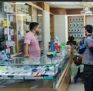 মোবাইল দোকান বিক্রি হবে