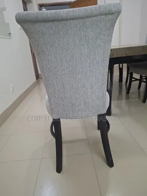 মিটিং টেবিল এবং চেয়ার