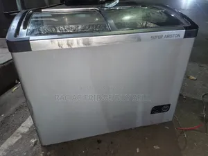 একটি গ্লাস ডোর ফ্রিজ বিক্রি হবে