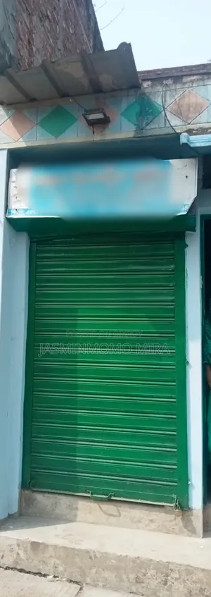দোকান ভাড়া দেওয়া হবে । নতুন দোকান রং কমপ্লিট।