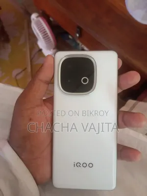 আইকিউওও জেড১০ ২৫৬ জিবি সাদা
