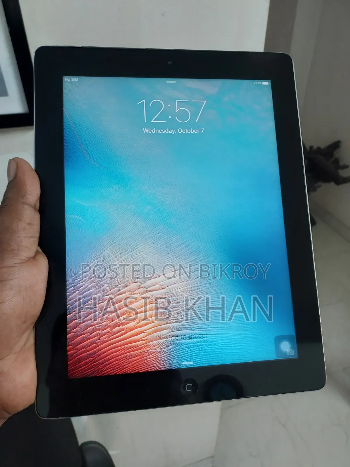 Apple iPad 3 Wi-Fi + Cellular 16 GB Black