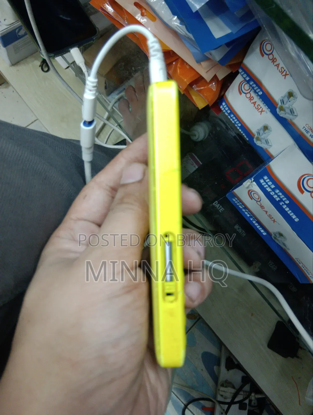 Nokia Asha 210 Yellow