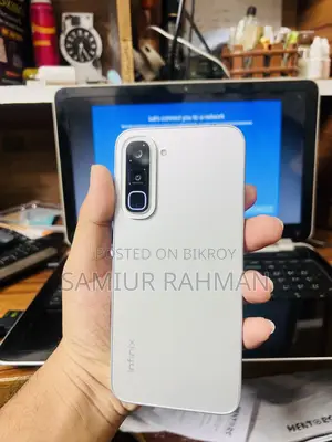 Infinix Hot 70 128 GB White