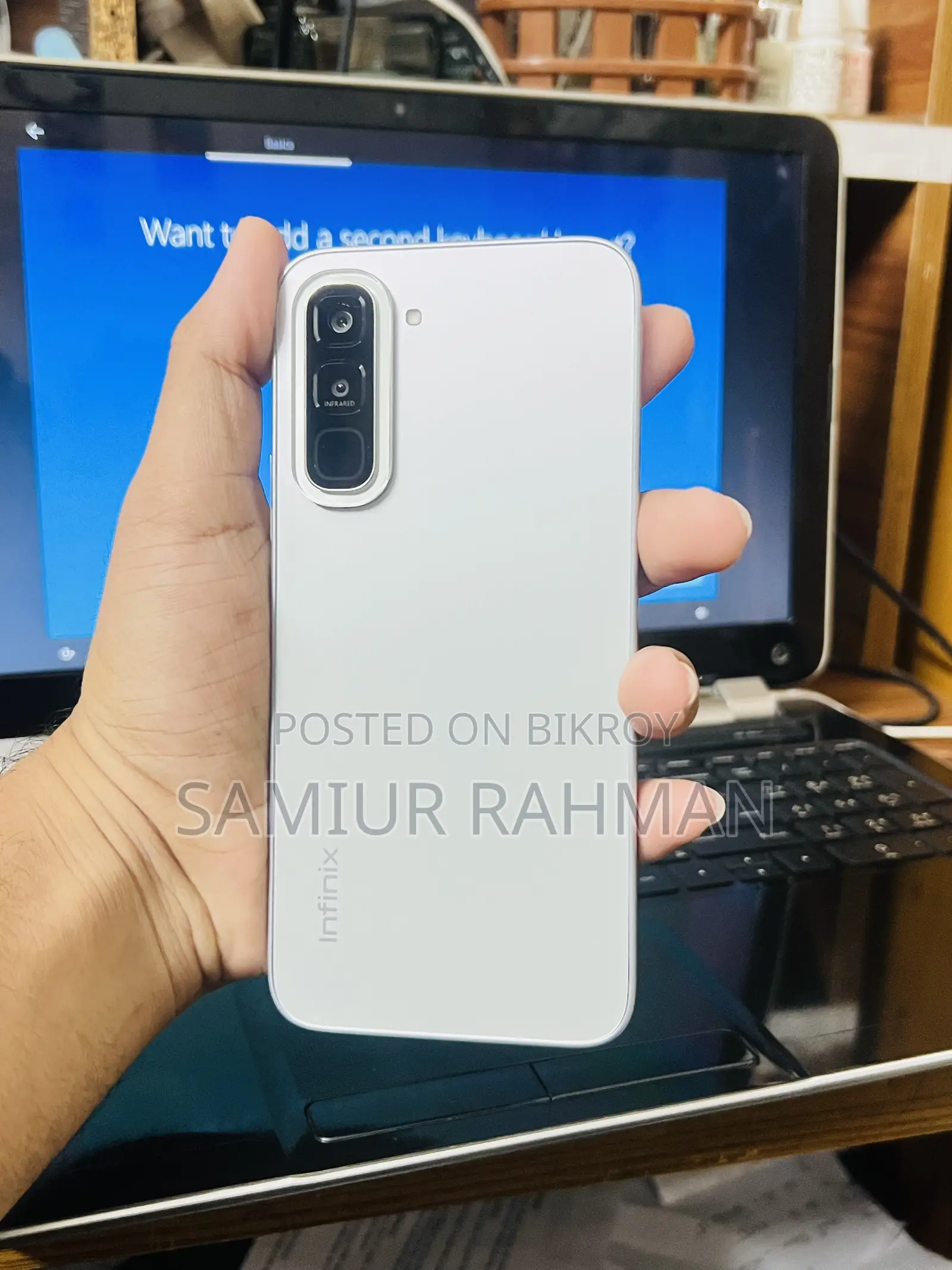 Infinix Hot 70 128 GB White