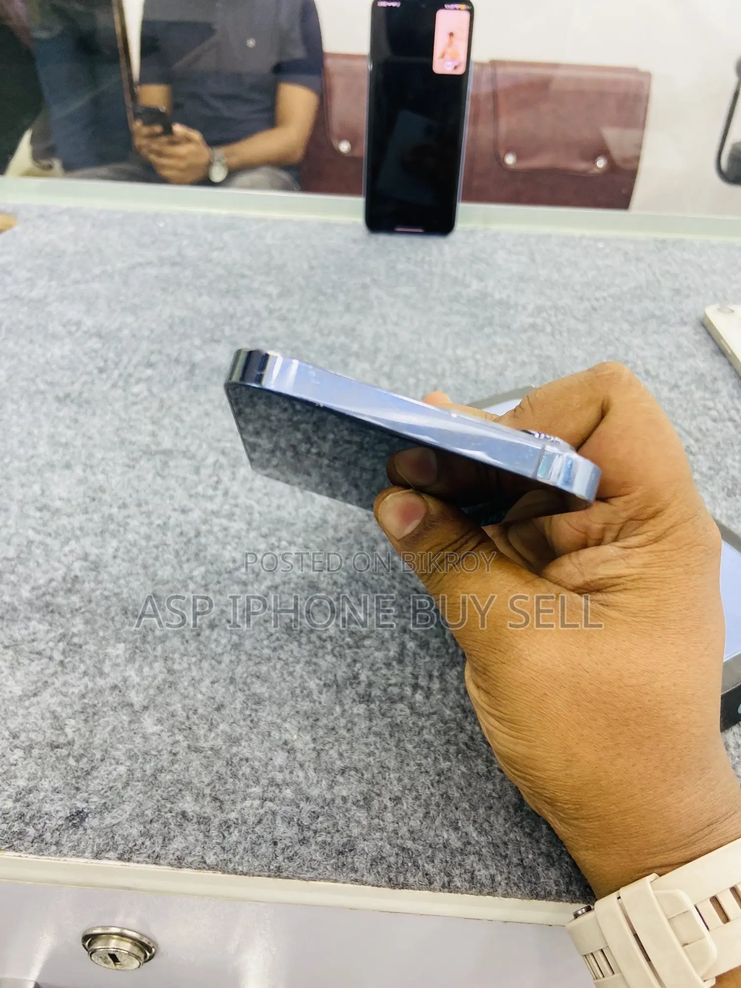 অ্যাপল আইফোন ১৩ প্রো ম্যাক্স ১ টিবি ব্রোঞ্জ