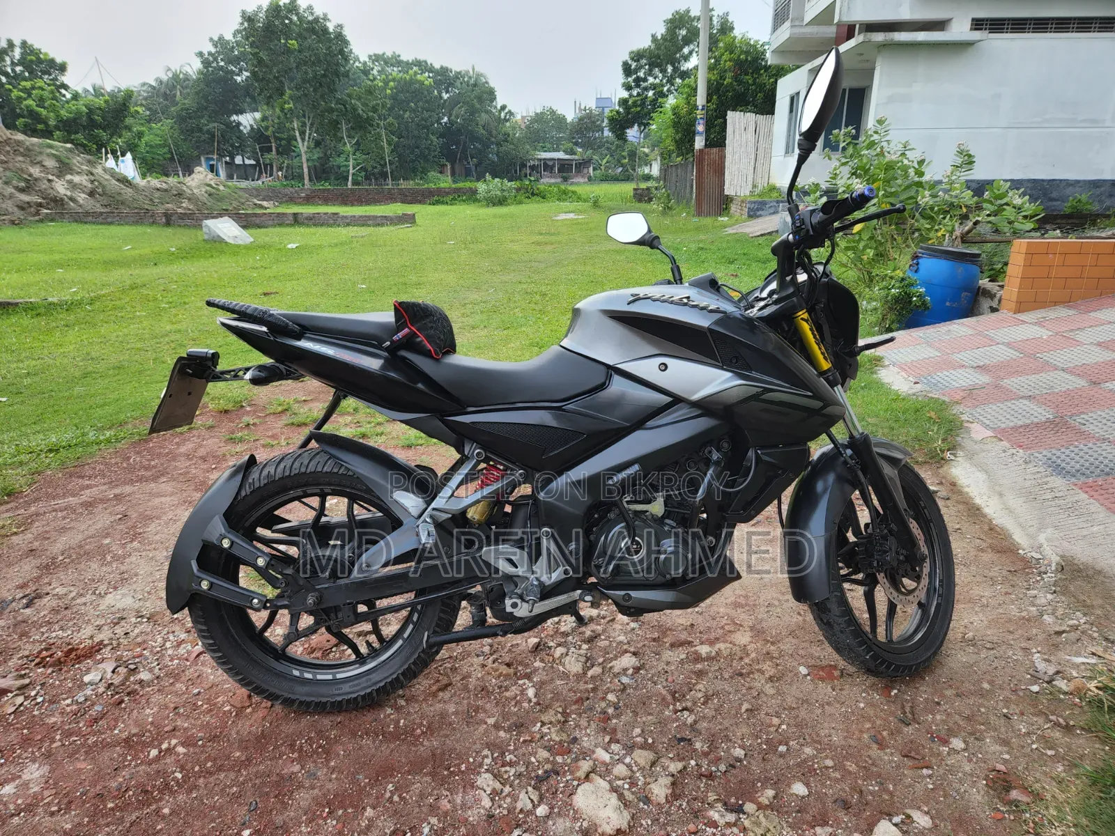 বাজাজ পালসার এনএস ১৬০ ২০১৮ ধূসর