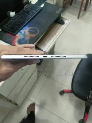 Apple iPad 9.7 64 GB Silver