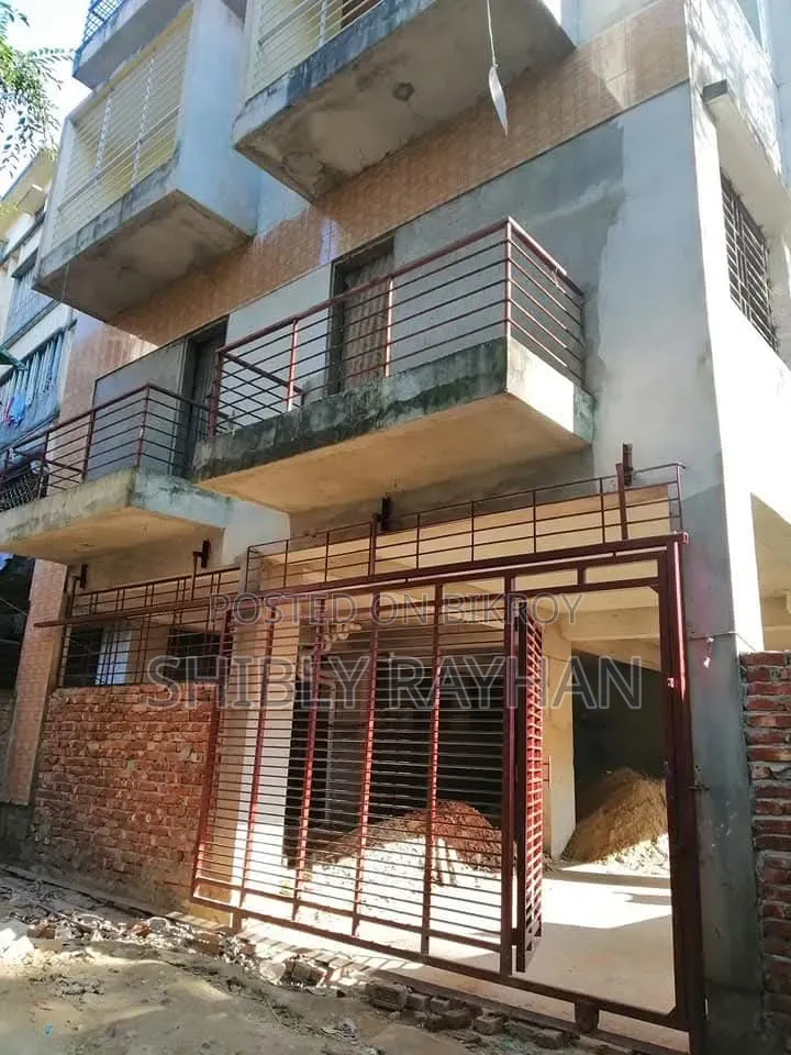 লালখান বাজার-এ ৩ বেডরুম-এর এপার্টমেন্ট ভাড়ার জন্য