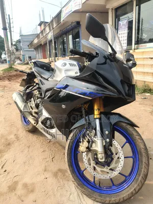 Yamaha R15M 2023 Silver