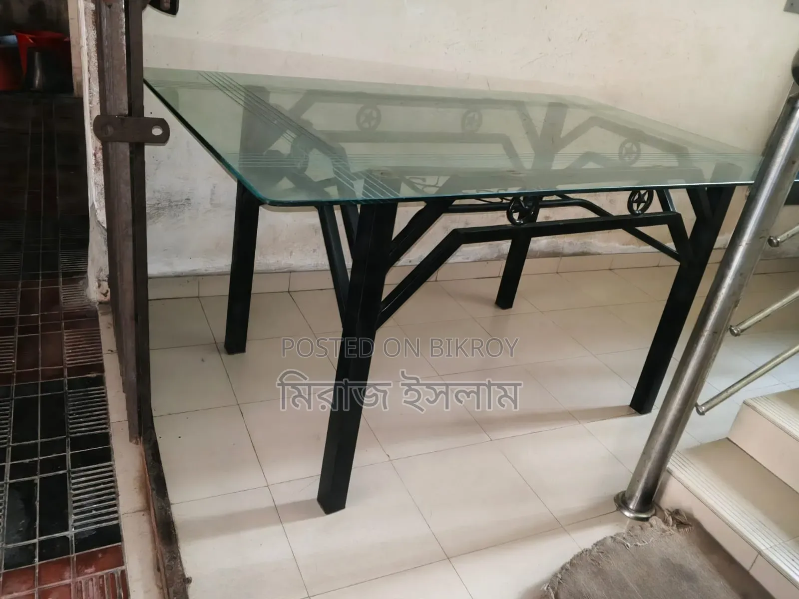 ডাইনিং টেবিল বিক্রি হবে