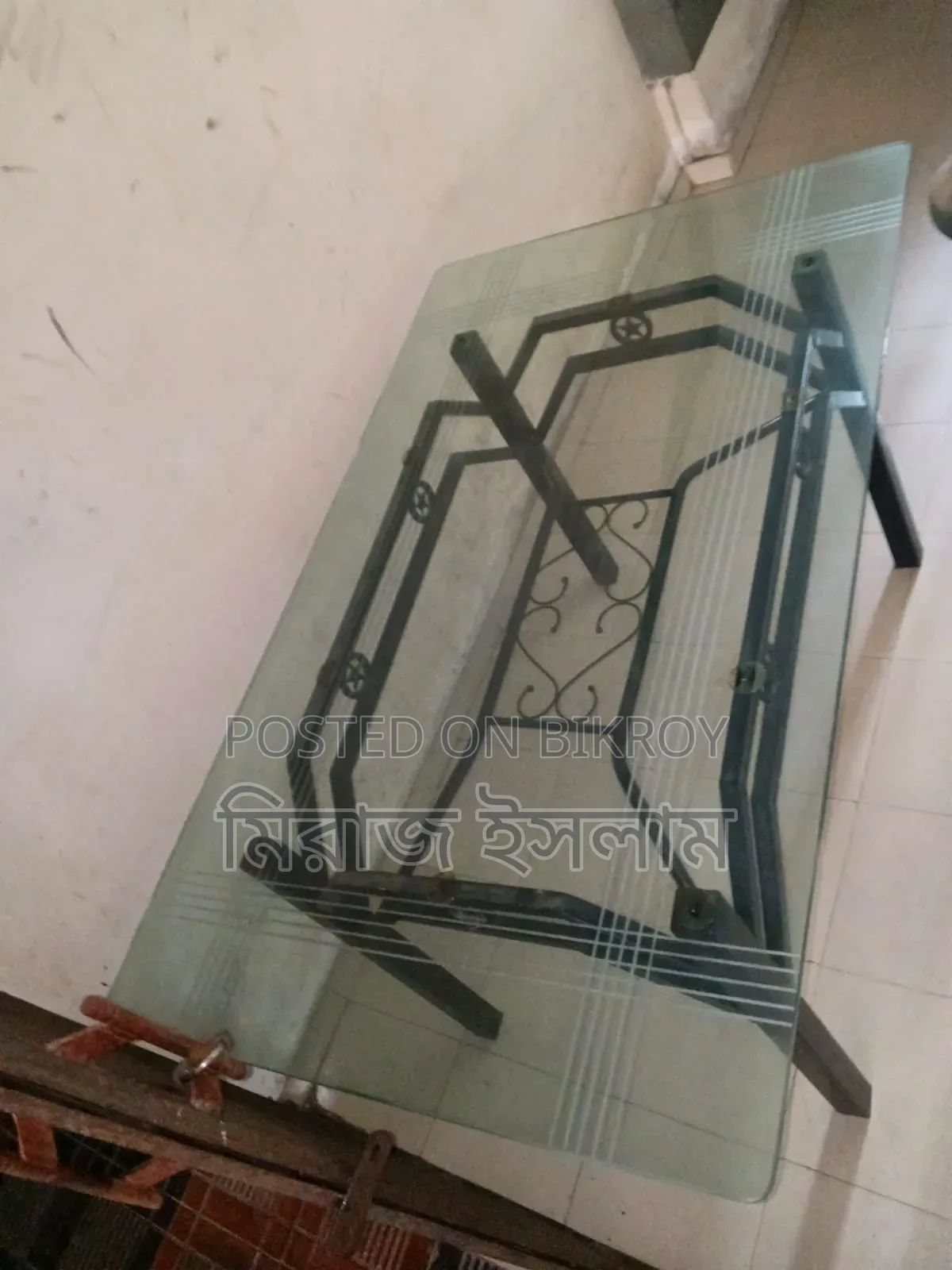 ডাইনিং টেবিল বিক্রি হবে