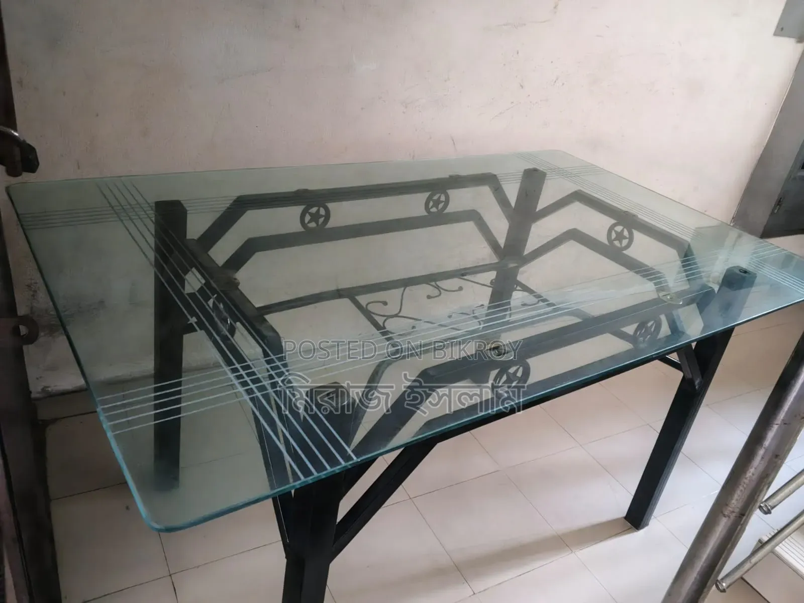 ডাইনিং টেবিল বিক্রি হবে