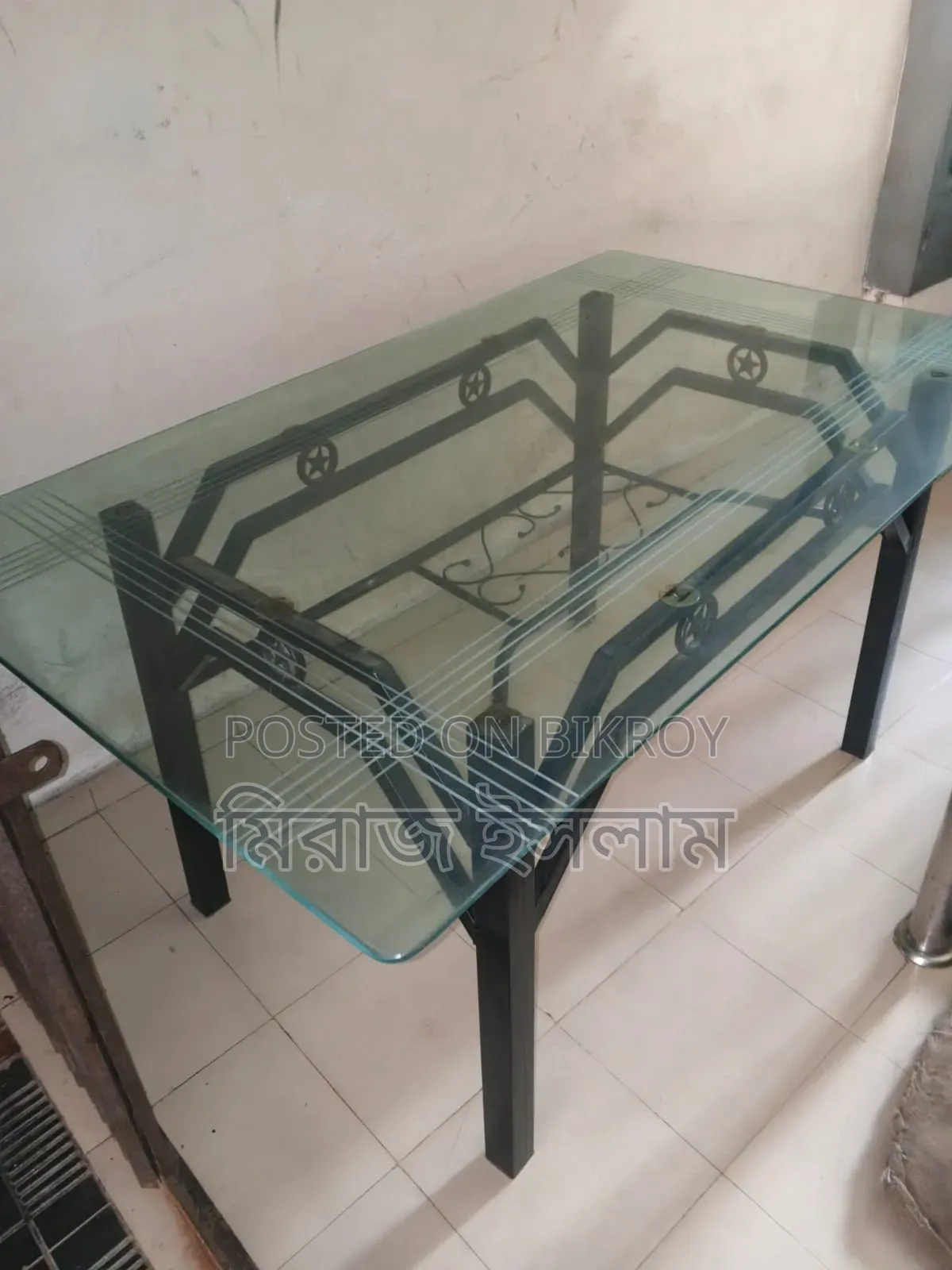 ডাইনিং টেবিল বিক্রি হবে