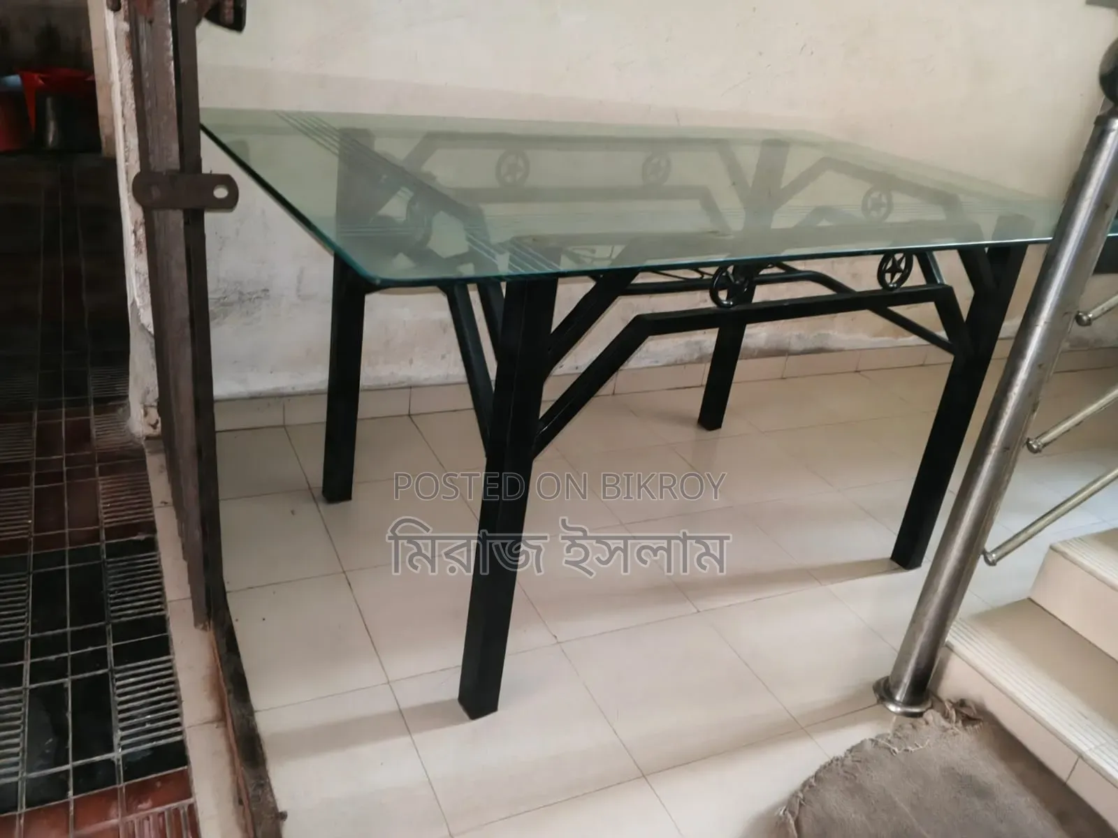 ডাইনিং টেবিল বিক্রি হবে