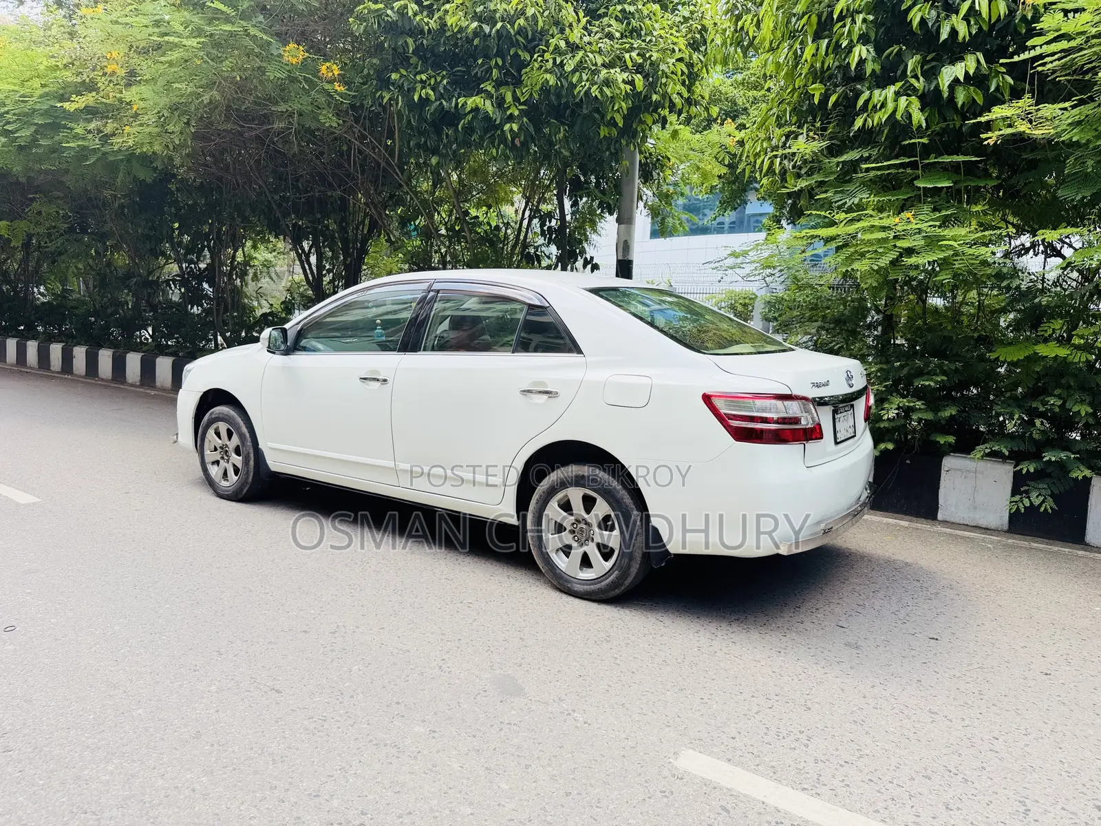 টয়োটা প্রিমিও ২০১০ পার্ল