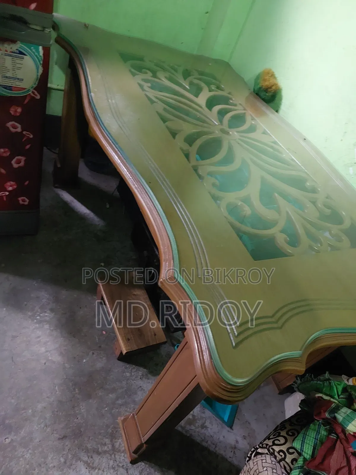 6 Chair Dining Table With 10mm Glass