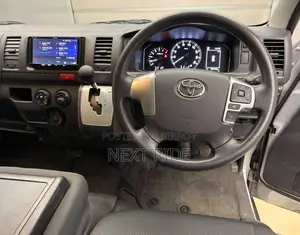 টয়োটা হাইয়েস ২০২১ সিলভার