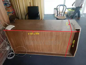 ওয়াল শেল্ফ এবং টেবিল