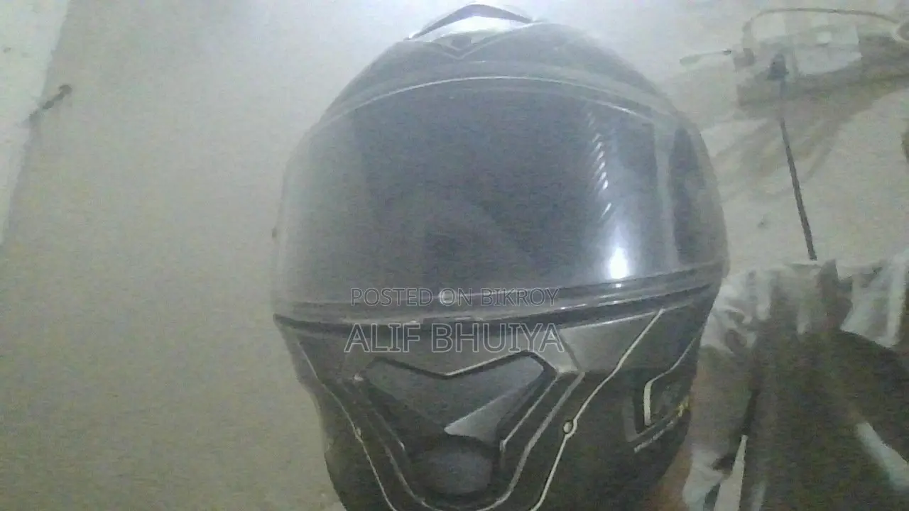ইউহি হেলমেট