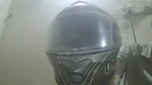 ইউহি হেলমেট
