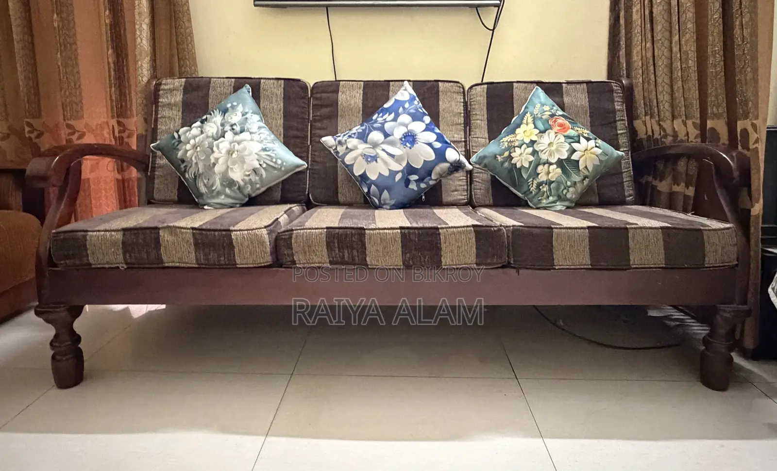 সেগুন কাঠের তৈরি ৫ পিস সোফা সেট
