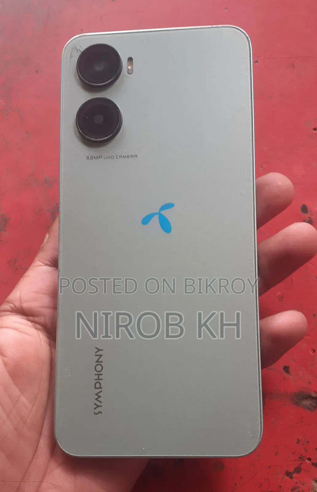 Symphony ATOM 5 64 GB Silver