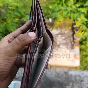 100% Leather Money Bag